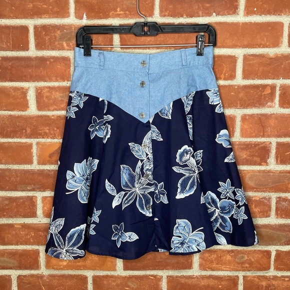 Vintage 90's Floral button down mini skirt - Picture 1 of 5